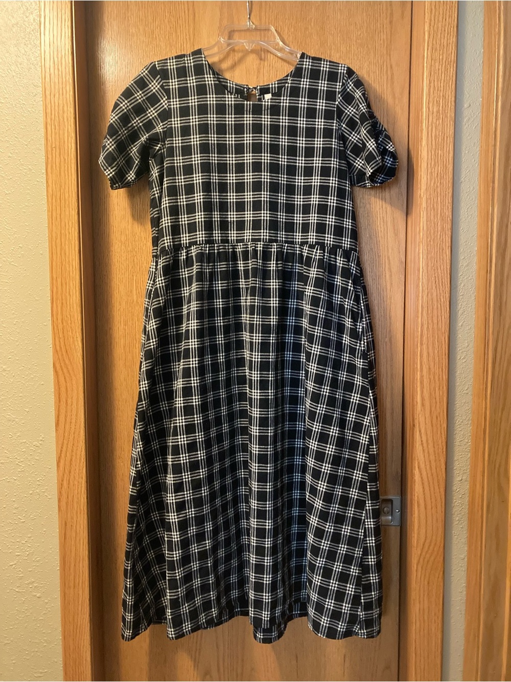 Mata Traders Black and White Plaid Short Sleeve Midi Dress